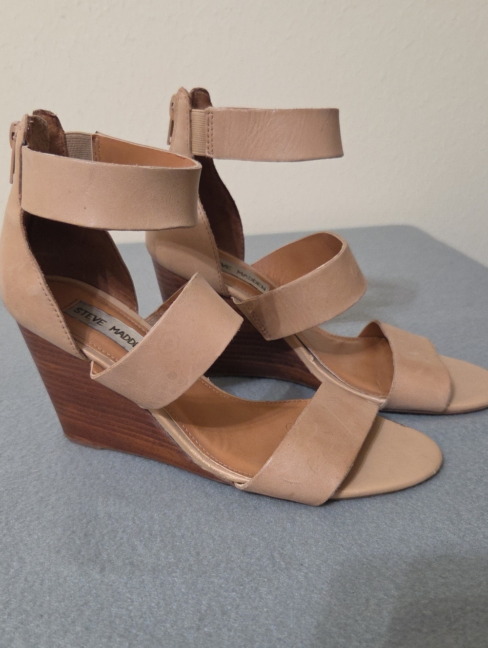 Steve Madden Women's Tan Wedge Sandals with Triple Straps Back Zipper Size 6.5M